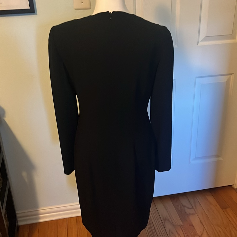 Vintage
Liz Claiborne Black Long Sleeve
Sheath Lined Crepe Dress size 6 - Picture 4 of 8